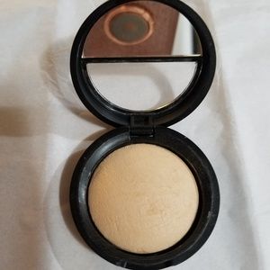 Laura Geller Baked Highlighter
